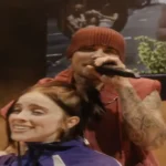 Justin Bieber no palco do Coachella com participação de Billie Eilish durante apresentação