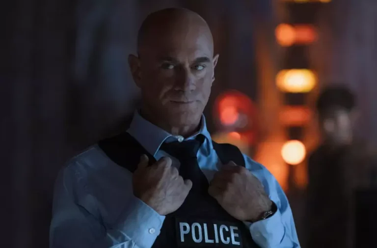 O ator Christopher Meloni como Elliot Stabler na série Law & Order: Crime Organizado