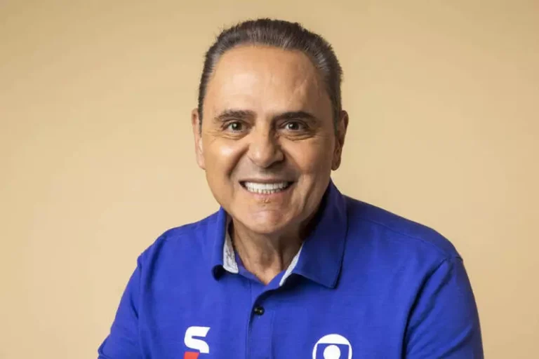 Luis Roberto durante transmissão esportiva da TV Globo antes de afastamento por problemas de saúde