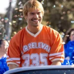 David Corenswet caracterizado como o jogador John Tuggle no filme Mr. Irrelevant