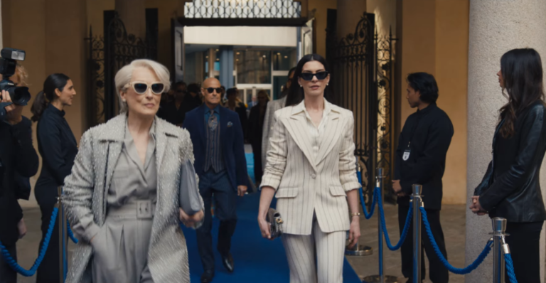 O Diabo Veste Prada 2, Meryl Streep e Anne Hathaway em cena do trailer do filme, contexto de moda e luxo