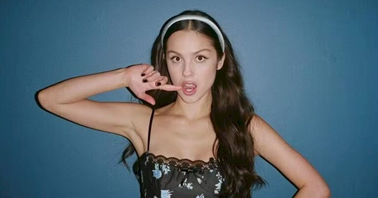 Capa do novo álbum de Olivia Rodrigo com estética em azul e rosa