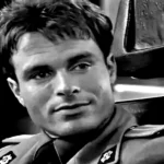 Patrick Muldoon em cena de TV, ator de Days of Our Lives e Melrose Place