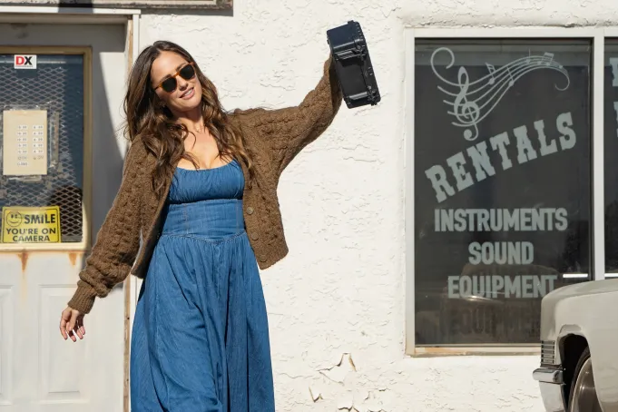 RANSOM CANYON TEMPORADA 2. Minka Kelly como Quinn no episódio 206 da 2ª temporada de Ransom Canyon. Crédito: Jeff Neumann/Netflix © 2025
