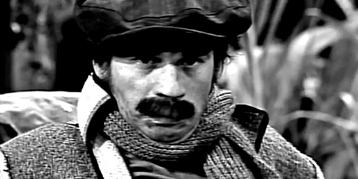 Ricardo de Pascual em cena como Sr. Furtado em Chaves