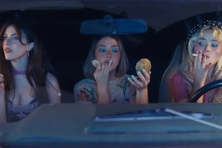 Sabrina Carpenter em teaser de House Tour com Margaret Qualley