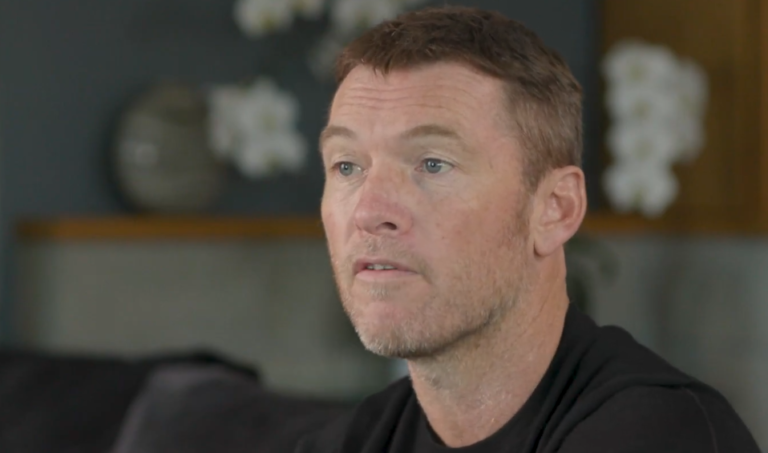 Sam Worthington em entrevista sobre Avatar e diferenças em relação à Marvel