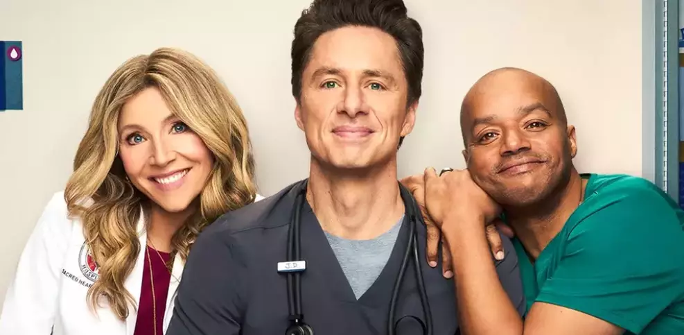 Elenco de Scrubs em cena do revival exibido pela ABC