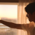 Se Desejos Matassem mostra estudantes assustados usando aplicativo amaldiçoado no trailer