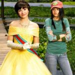 Demi Lovato e Selena Gomez para 'Programa de Proteção para Princesas' (2009)