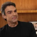 Tadeu Schmidt se emocionou ao falar da morte de Oscar no Fantástico deste domingo (19)