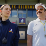 Jason Sudeikis como Ted Lasso em cena da 4ª temporada da série da Apple TV+