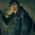 O ator Alfred Molina em cena da série The Boroughs na Netflix.
