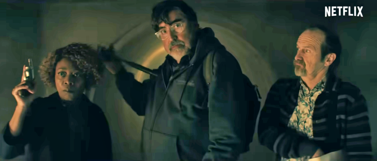 O ator Alfred Molina em cena da série The Boroughs na Netflix.