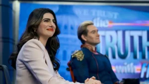 Cena da série The Boys com Capitão Pátria em destaque