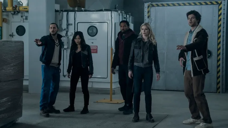 Tomer Capone, Karen Fukuhara, Karl Urban, Erin Moriarty e Jack Quaid em "The Boys".