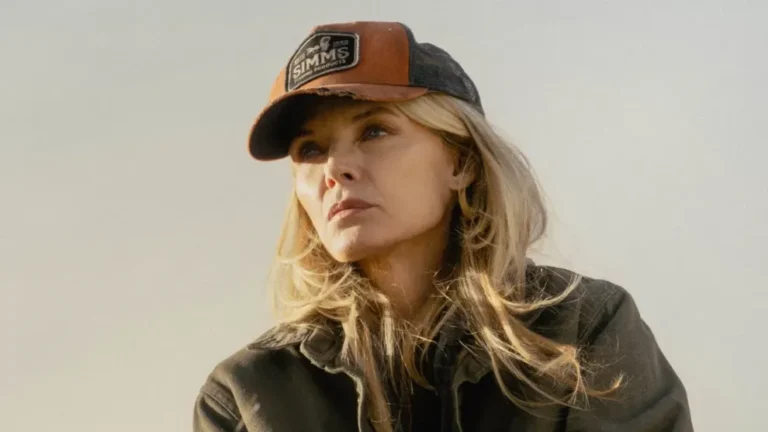 Michelle Pfeiffer e Kurt Russell em cena da série dramática The Madison no Paramount+.