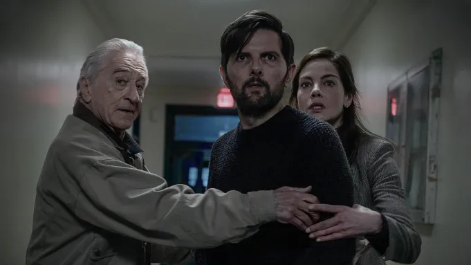 Robert De Niro, Adam Scott e Michelle Monaghan em 'The Whisper Man'