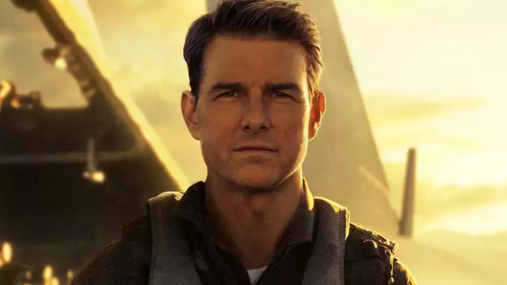 Tom Cruise em Top Gun com contexto de produção da sequência sem diretor definido