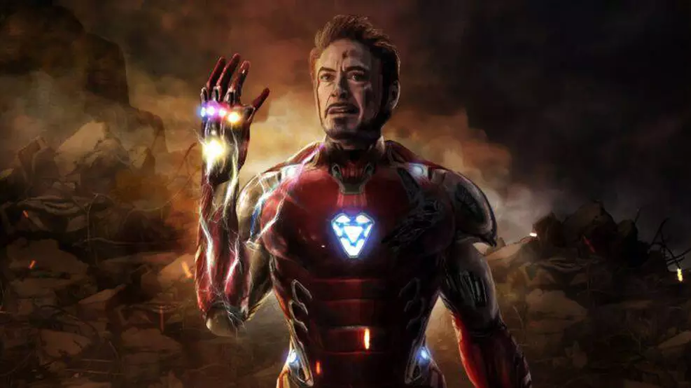 Jon Favreau comenta tentativa de impedir morte de Tony Stark em Vingadores: Ultimato e revisita bastidores do MCU e escolha de Robert Downey Jr.