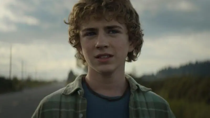 walker-scobell-percy-jackson-ameacas-baile