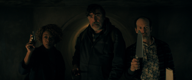 Da esquerda para a direita: Alfre Woodard como Judy, Alfred Molina como Sam, Denis O'Hare como Wally em 'The Boroughs'