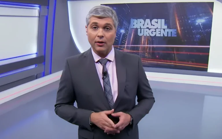 Lucas Martins apresentando o Brasil Urgente na Band durante ausência de Joel Datena ao vivo.