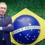 Carlo Ancelotti em projeto de documentário produzido por Paolo Sorrentino durante Cannes.