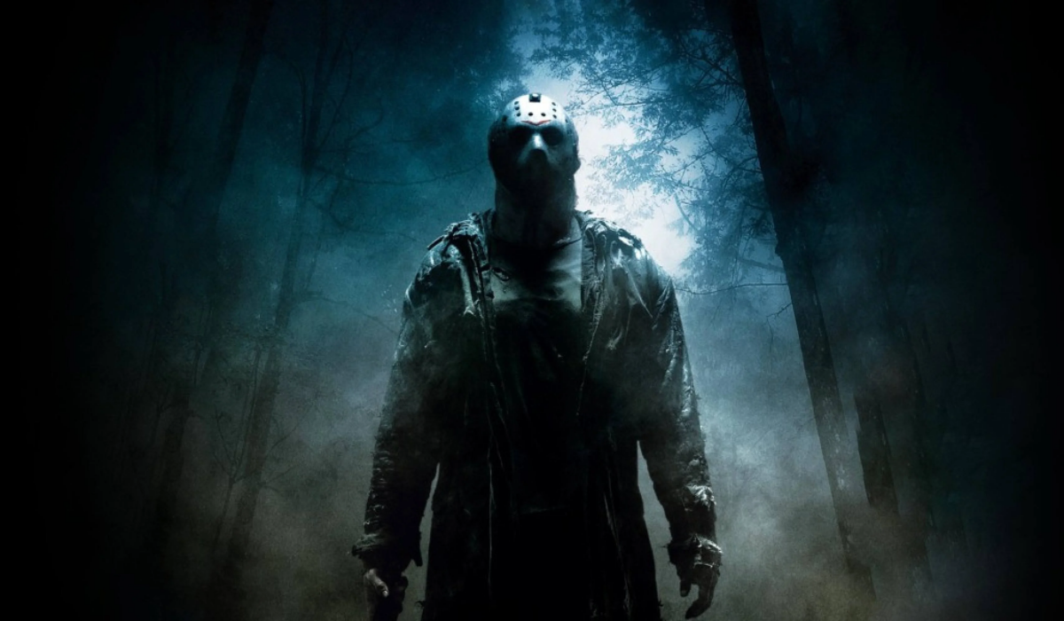 crystal-lake-estreia Linda Cardellini como Pamela Voorhees em Crystal Lake, série prelúdio de Sexta-Feira 13 no Peacock.