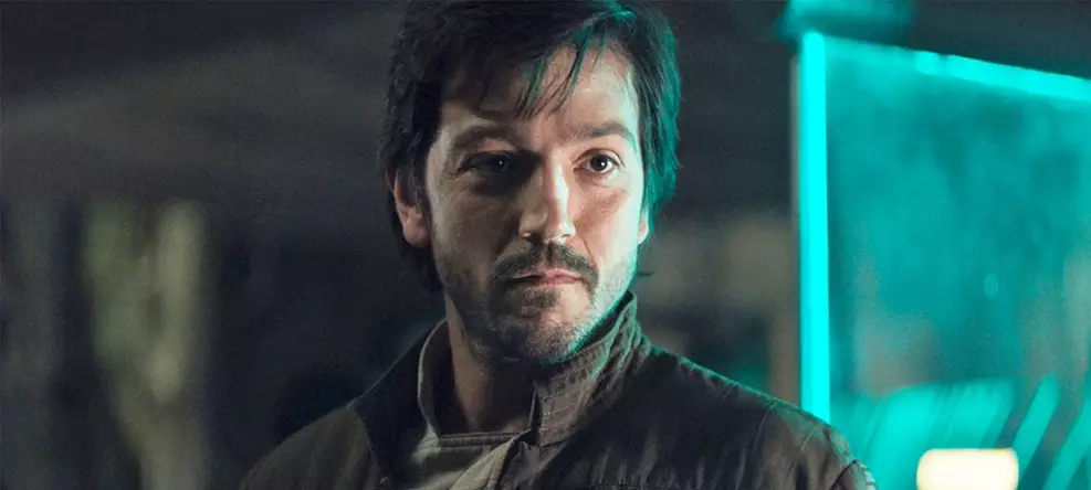 Disney escala Diego Luna no live-action de Enrolados com novo papel inédito na adaptação