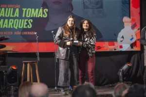 Paula Tomás Marques (à esquerda) recebeu Melhor Direção e Filme por “Duas Vezes João Liberada”