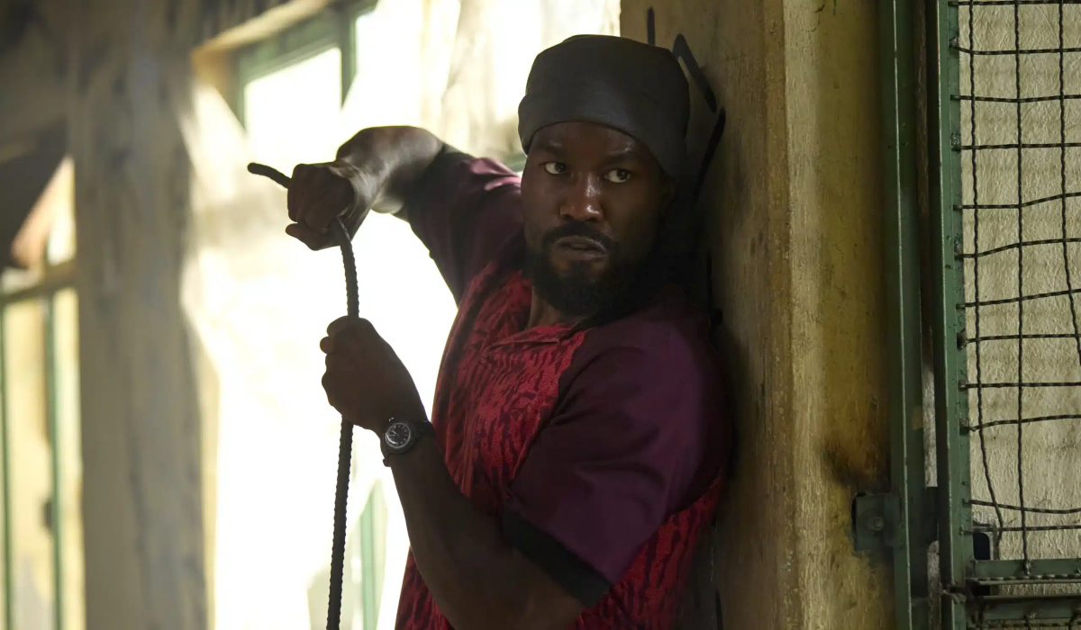 Cena da série Homem em Chamas mostra John Creasy enfrentando os últimos passos da trama envolvendo traição e revelações na Netflix.
