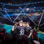 FURIA chega a Astana e é recebida por fãs no aeroporto antes da PGL Astana 2026 no Cazaquistão.