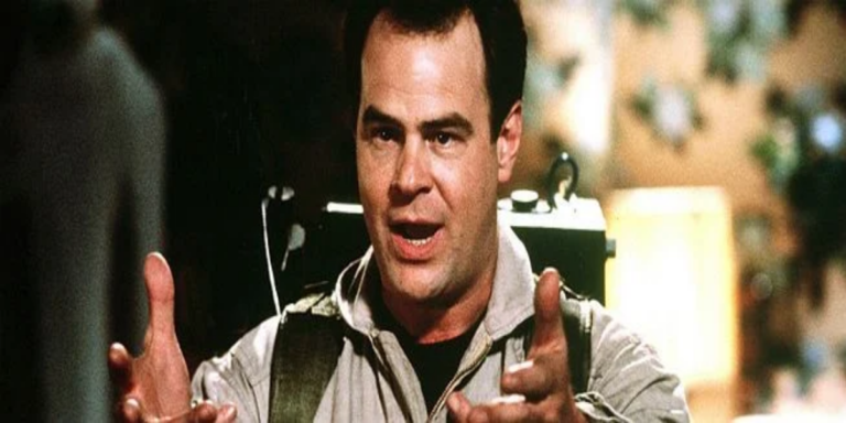 Netflix anuncia série animada de Ghostbusters com Dan Aykroyd como produtor executivo no universo da franquia clássica.