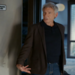Harrison Ford diz não ter reconhecido referências a Indiana Jones na terceira temporada de Falando a Real durante evento da Apple FYC.