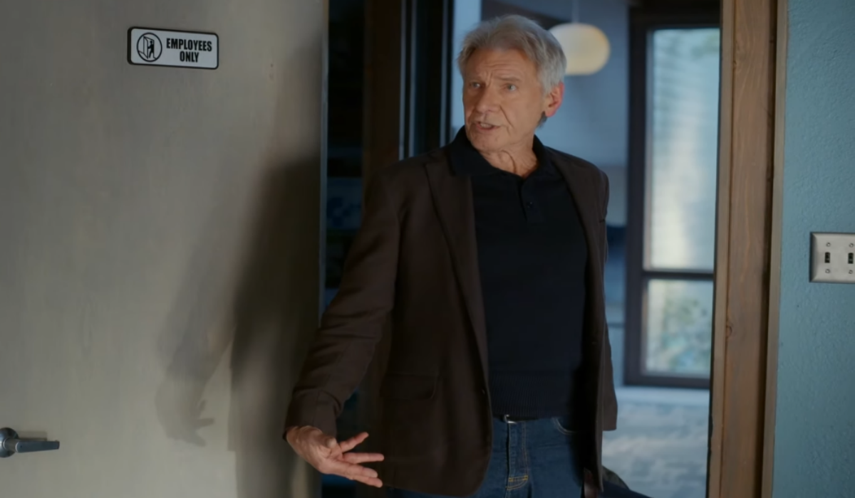Harrison Ford diz não ter reconhecido referências a Indiana Jones na terceira temporada de Falando a Real durante evento da Apple FYC.