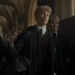 Elenco da nova série de Harry Potter e atores dos filmes originais se encontram no BAFTA TV Awards em Londres.