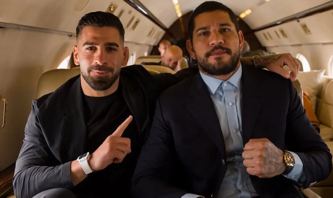Ilia Topuria e Alex Pereira aparecem juntos antes de encontro com Donald Trump durante evento do UFC nos Estados Unidos.