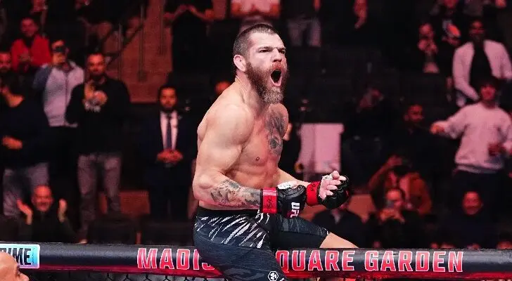 Jim Miller vence Jared Gordon no UFC 328 com finalização e amplia recorde de vitórias no UFC.