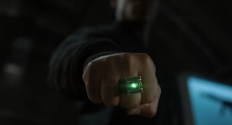 Hal Jordan e John Stewart usam seus poderes no novo trailer da série Lanternas.