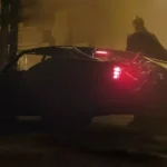 Batmóvel coberto de neve aparece na primeira imagem divulgada por Matt Reeves para Batman: Parte 2.
