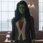 Tatiana Maslany comenta a possibilidade de a Mulher-Hulk aparecer em filmes dos Vingadores no MCU.