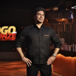 Felipe Bronze no reality No Fogo com Bronze, programa do GNT focado em disputas de churrasco na brasa.
