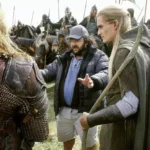 Peter Jackson durante entrevista comentando novas adaptações do universo de O Senhor dos Anéis.