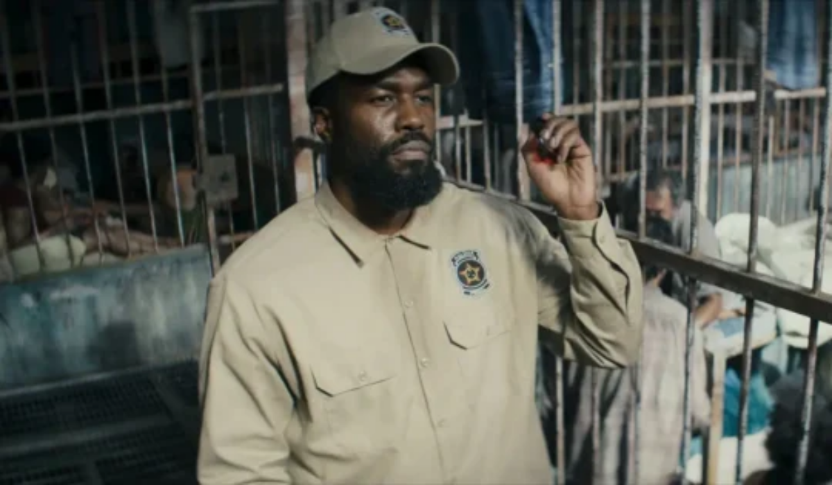Homem em Chamas mostra John Creasy envolvido em conspiração política na Netflix