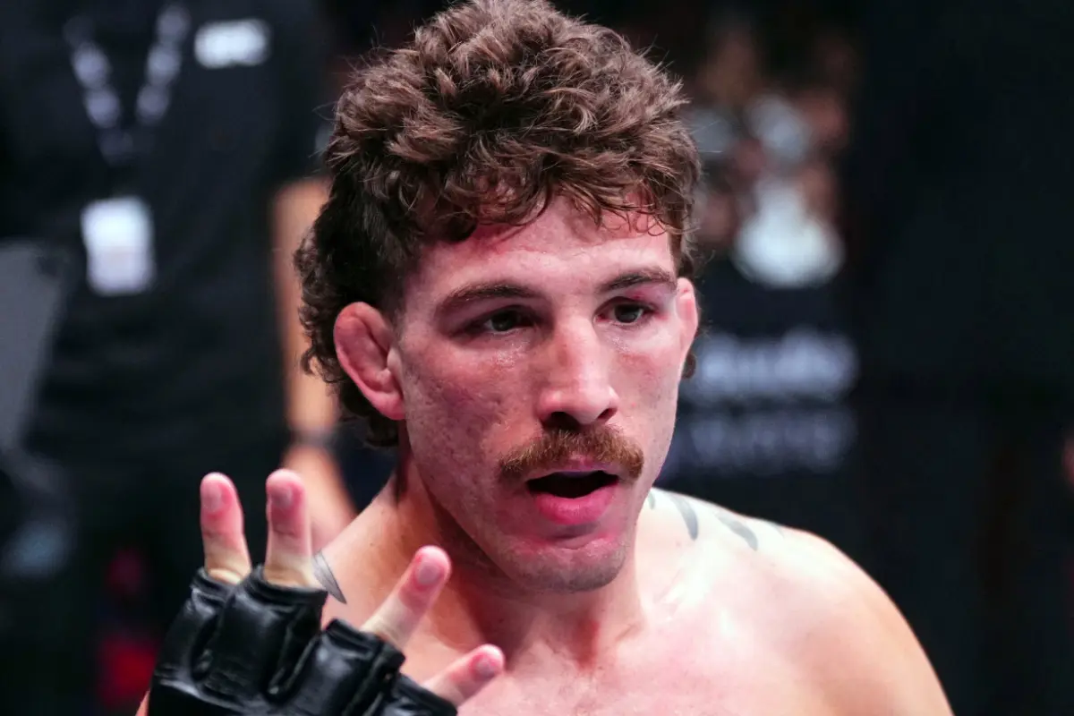 Quinlan Salkilld nocauteia Beneil Dariush no UFC Perth e amplia sequência de vitórias na categoria dos leves