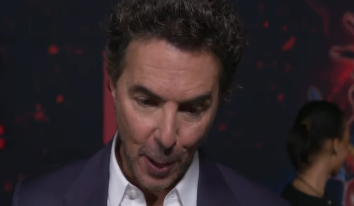 Shawn Levy dirige “Somewhere Out There”, novo filme de ficção científica da Netflix sobre luto e contato inesperado.