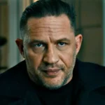 Tom Hardy enfrenta rumores de saída de Terra da Máfia após conflitos nos bastidores da produção.