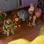 Toy Story 5 ganha trailer final destacando o novo conflito tecnológico da animação da Pixar.