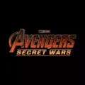 Ebon Moss-Bachrach comenta cronograma de Vingadores: Guerras Secretas durante participação em podcast.